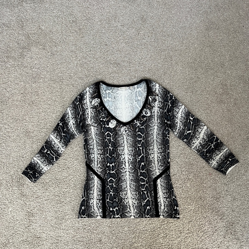 Boston Proper Black/White Python Snake Print V-ne… - image 13